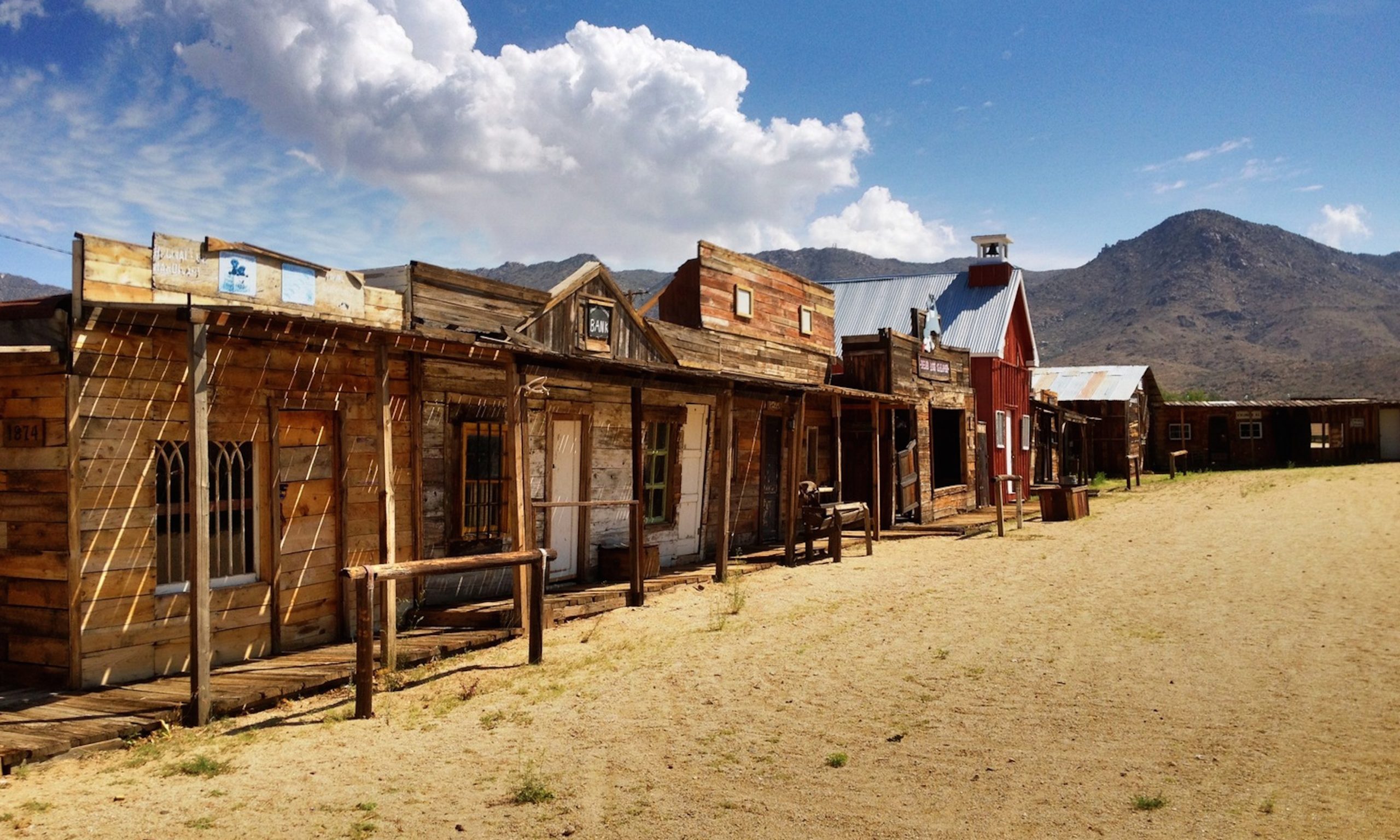 Wild West Ghost Town and Hoover tour from Las Vegas - Bindlestiff Tours